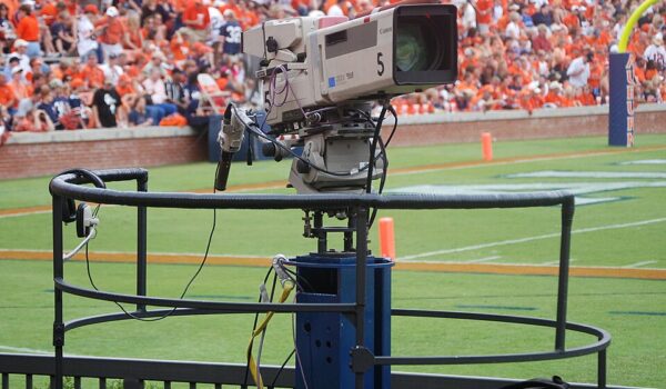 Broadcasters Airing Sporting Events for Free … Ministry Won’t Intervene Due to Absence of Regulatory Framework